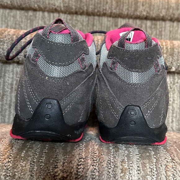 Size 9 women's hiking boots - Picture 7 of 7